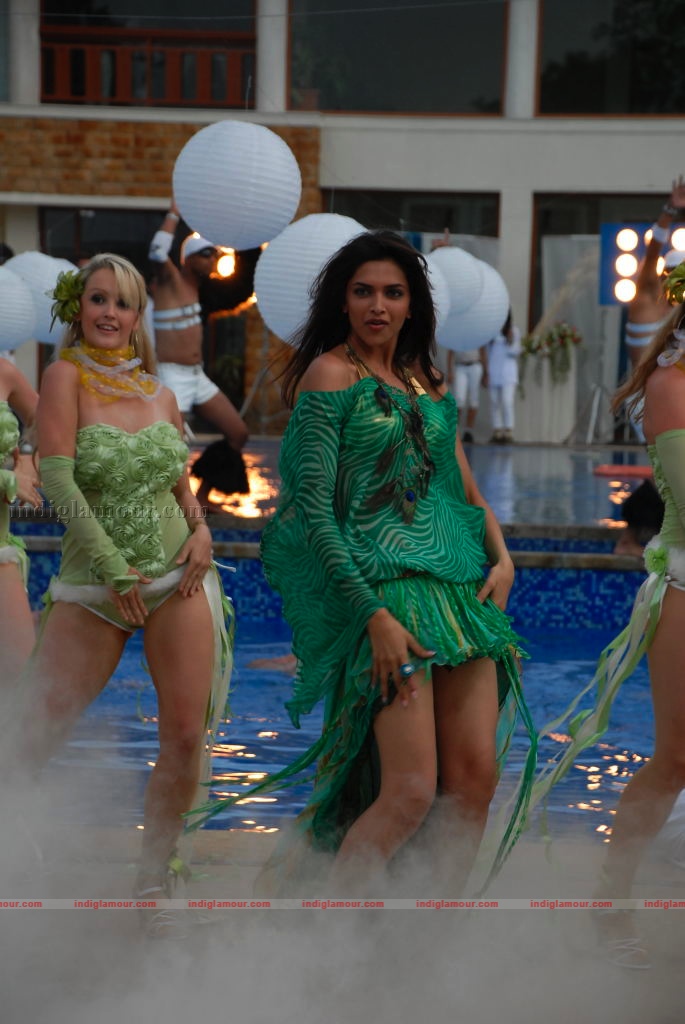 Deepika Padukone hot photo