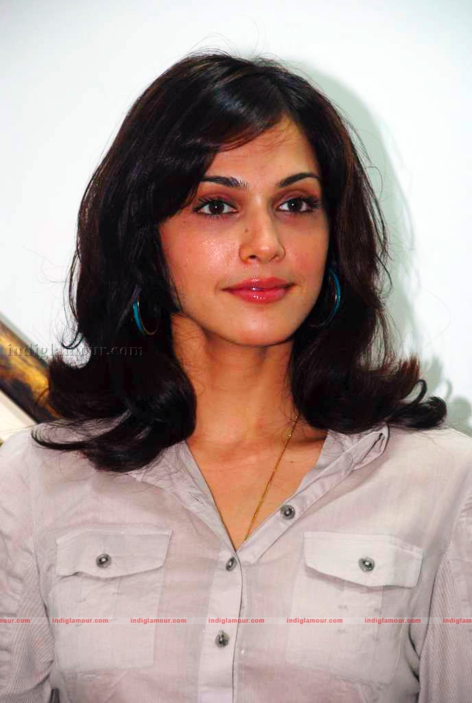 Bollywood Actress Isha Koppikar photo - Isha_koppikar_27490