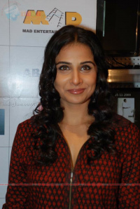 Vidya promotes Pa photos