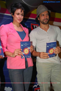 Farhan Akhtar Gul Panag launches Wednesday Soul Novel Photos Hindi Event photos