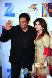 SRK and Kajal Agarwal at Zee Cine Awards 2012 Stills Hindi Event photos