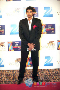 SRK and Kajal Agarwal at Zee Cine Awards 2012 Stills Hindi Event photos