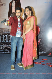 Esha Gupta Hindi Actress photo