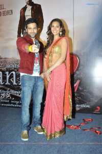 Esha Gupta Hindi Actress photo