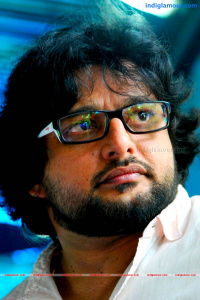 Madhu Warrier Malayalam Actor photo