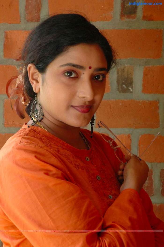 Praveena hot photo