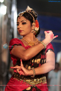 Asha Sarath Malayalam Actress photo