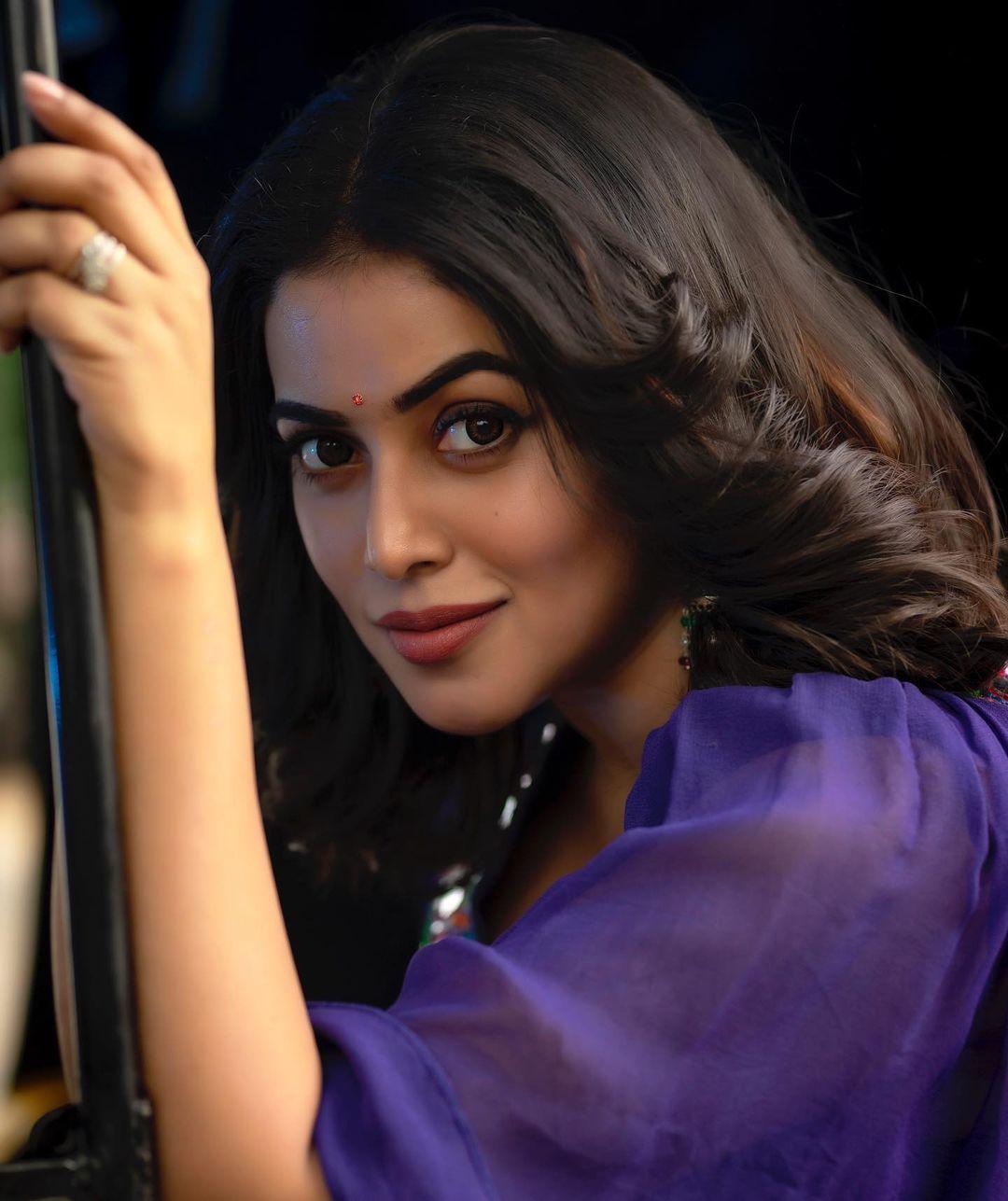 Shamna Kasim Actress Photo Image Pics And Stills