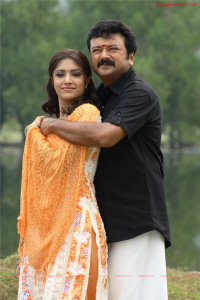 Kadha Thudarunnu photos