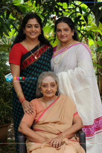 Oru Kudumba Chitram photos
