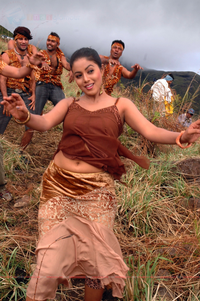 Shamna Kasim Hot In Blouse