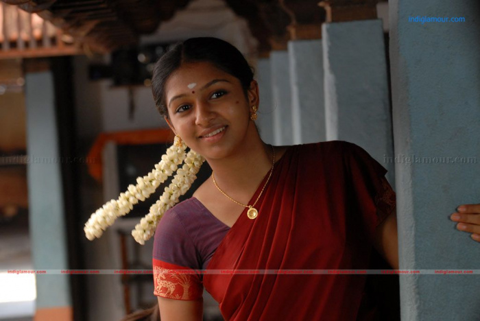 http://i.indiglamour.com/photogallery/tamil/actress/2012/August28/Lakshmi-Menon/wide/Lakshmi-Menon_25565rs.jpg