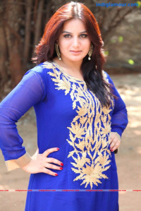 Pooja Gandhi Tamil Actress photo