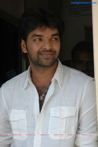 Engeyum Eppothu Premiere Show photos