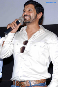 Vikram Press Meet And fans  photos