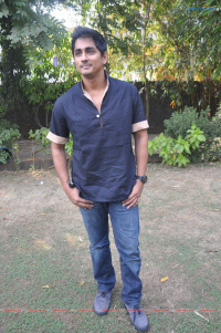 Kadhalil Sodhapuvadu Yeppadi movie Press Meet Tamil Event photos