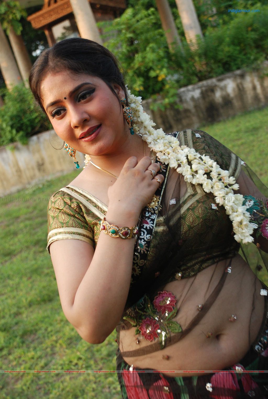 Meenakshi Kailash Actress Hd Photos Images Pics And Stills