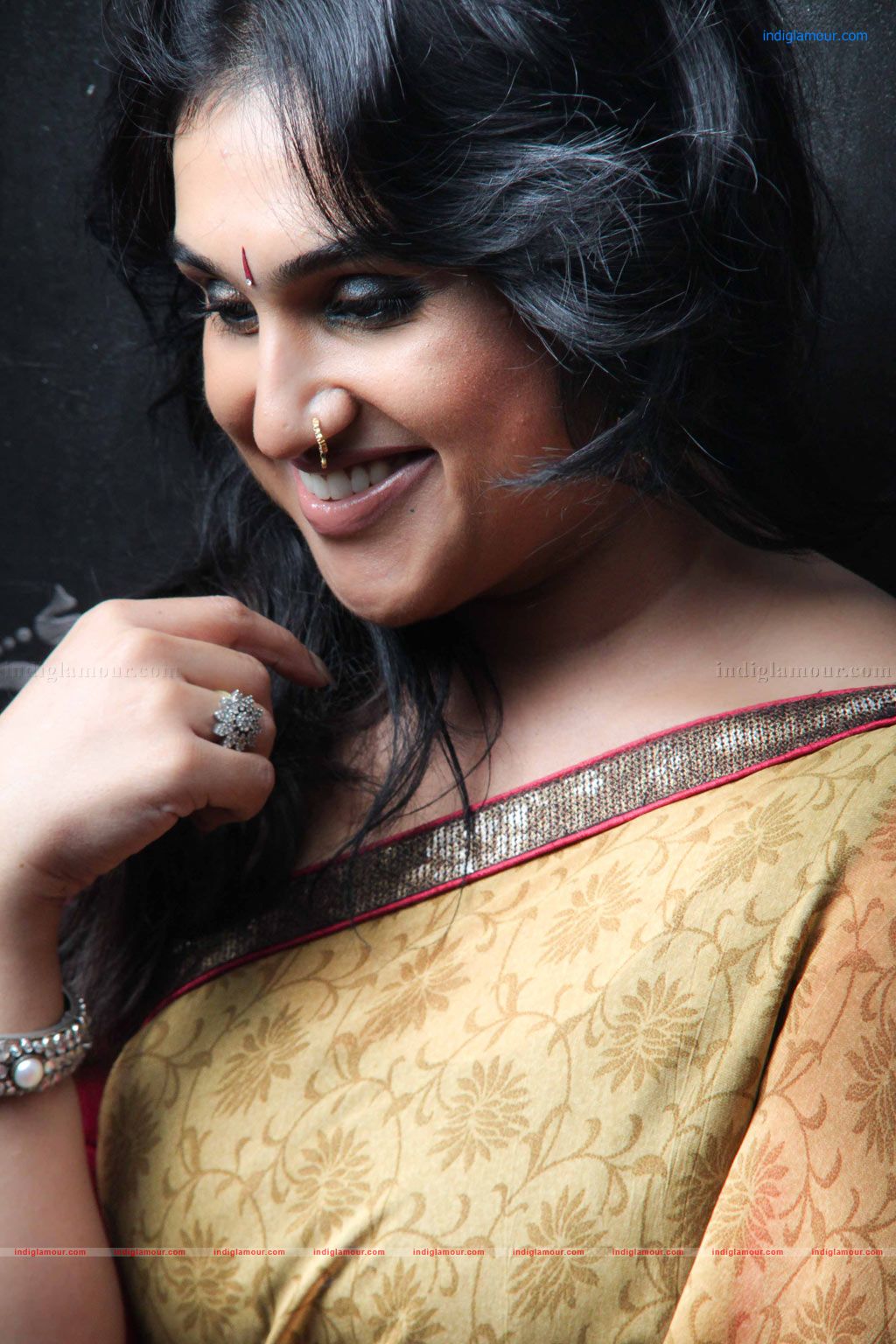 Vanitha Vijayakumar Actress Photos Stills Images