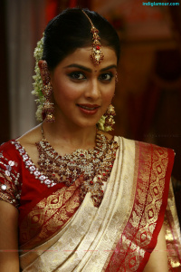 Uthama Puthiran photos