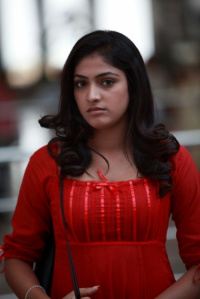 Thulli Ezhunthathu Kadhal photos