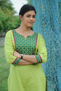 Mouna Guru photos