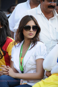 Madhu Shalini South Actress photo