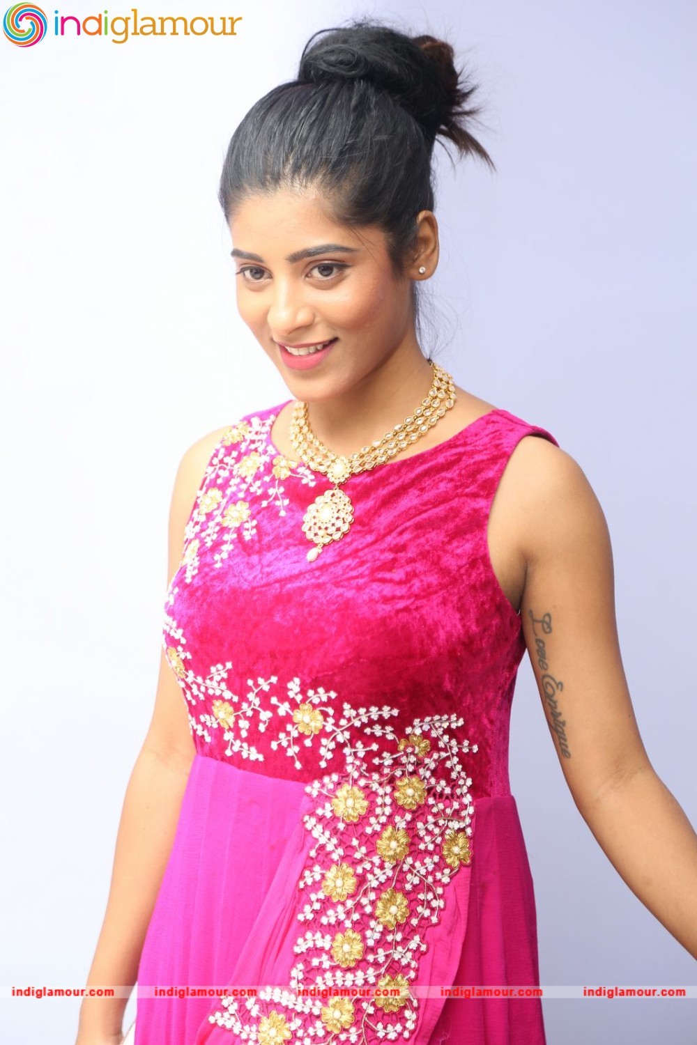 Gayathri Actress Photoimagepics And Stills 425275