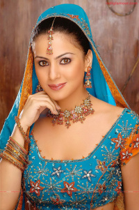 Shradha Arya photos