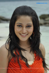 Aha Naa Pellanta photos