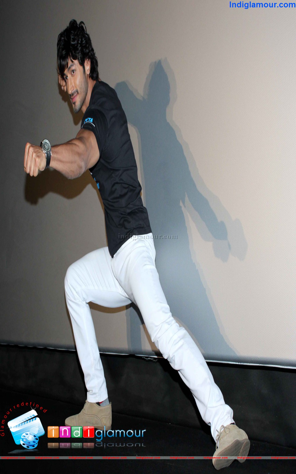 Vidyut Jammwal Actor hd photo