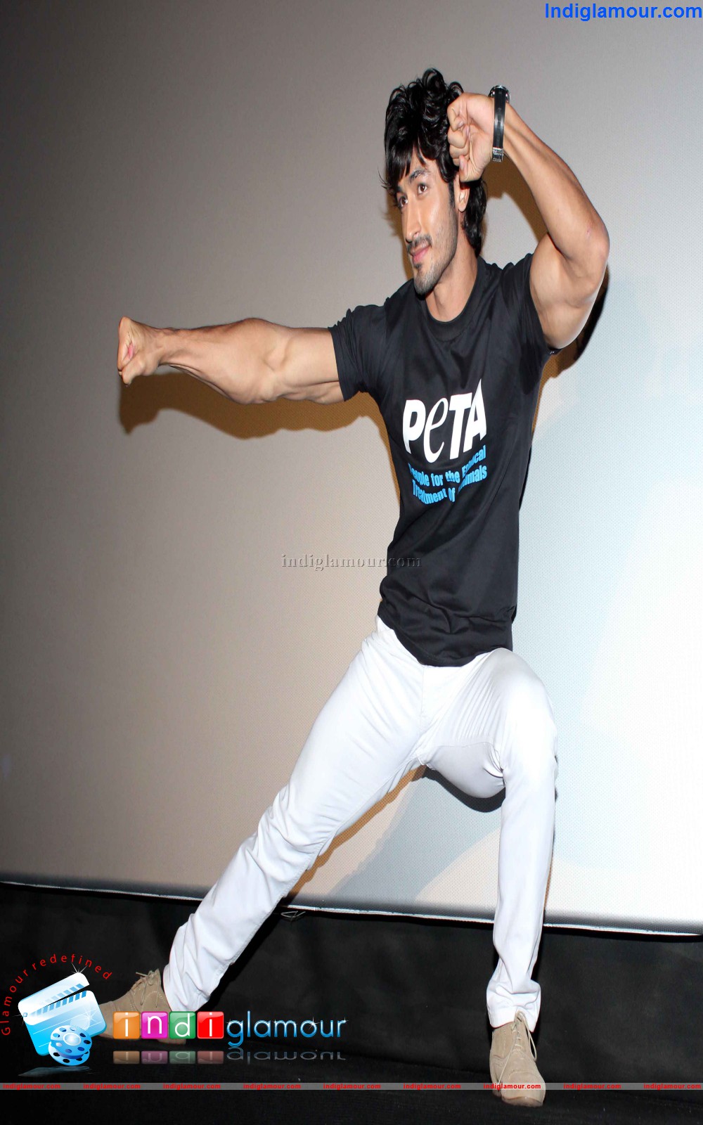 Vidyut Jammwal Actor hd photo