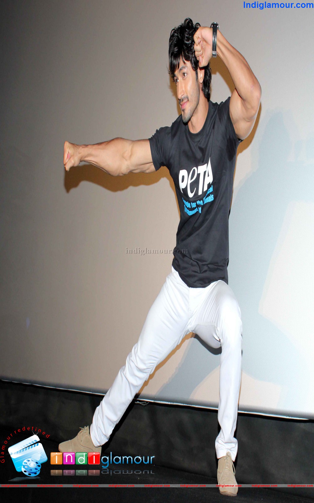 Vidyut Jammwal Actor hd photo
