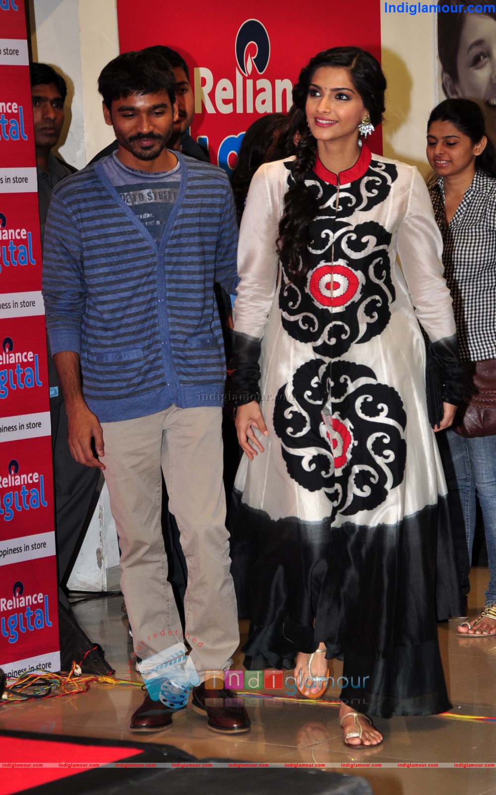 Dhanush Actor hd photo