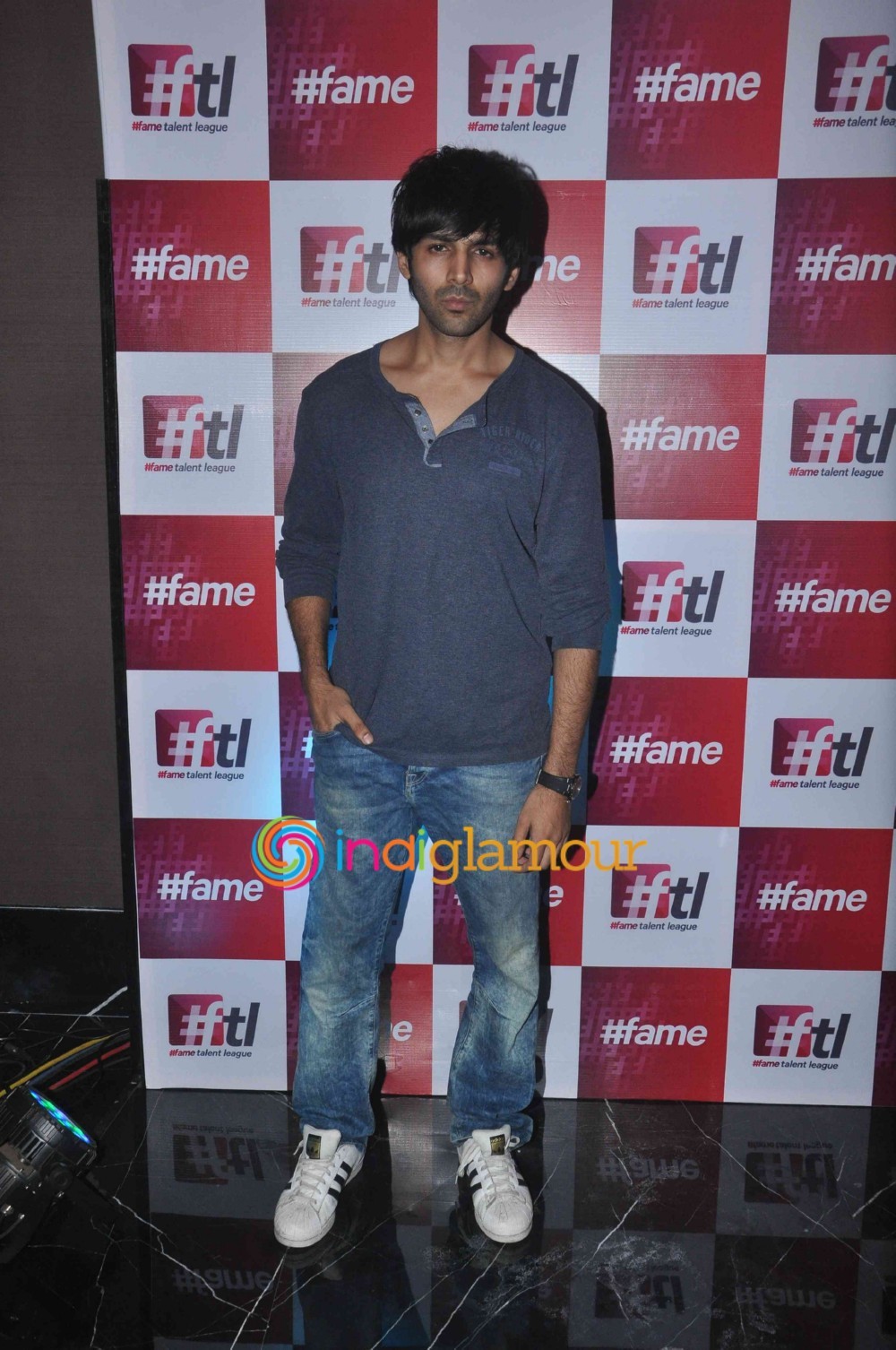 Kartik Aaryan Actor hd photo