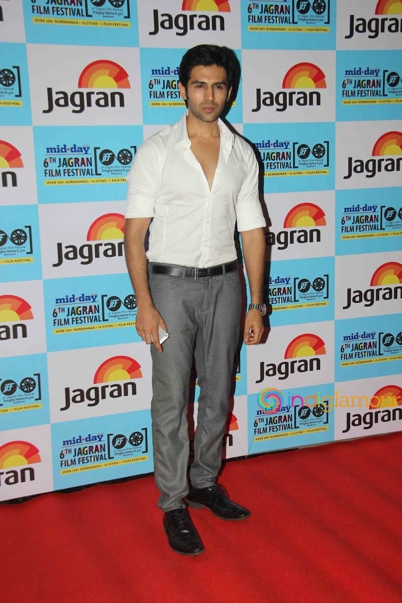 Kartik Aaryan Actor hd photo