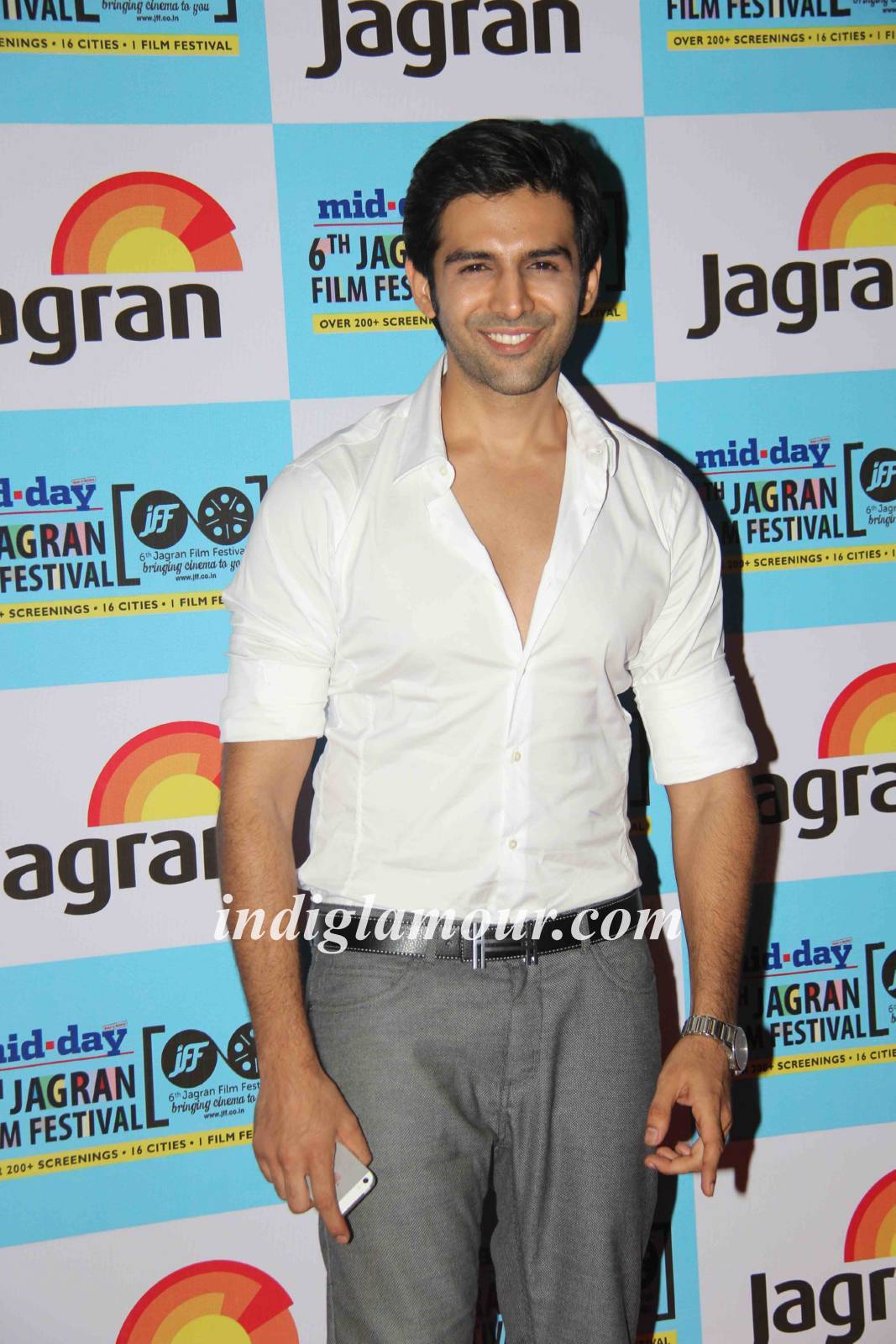 Kartik Aaryan Actor hd photo