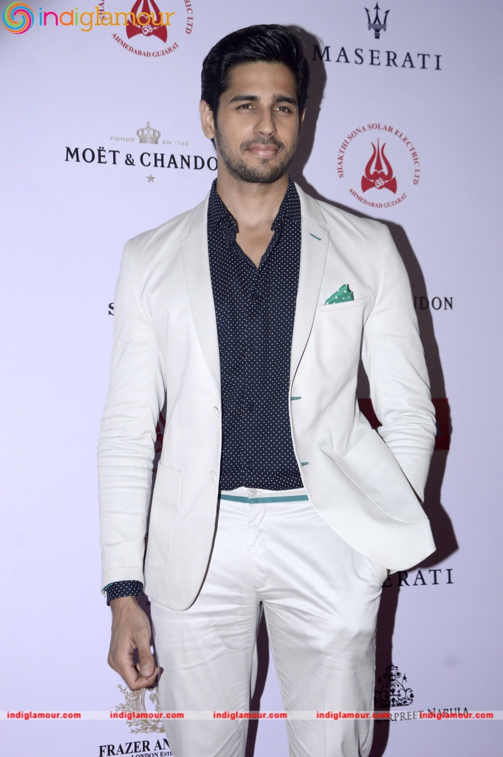 Sidharth Malhotra Actor hd photo