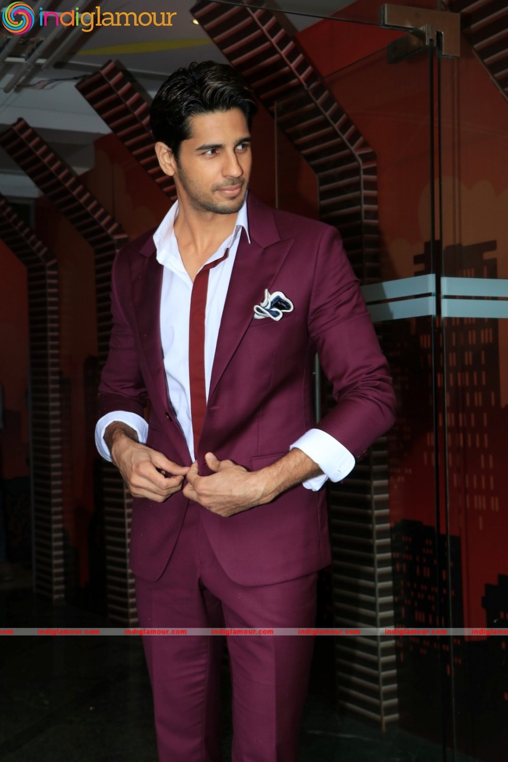 Sidharth Malhotra Actor hd photo