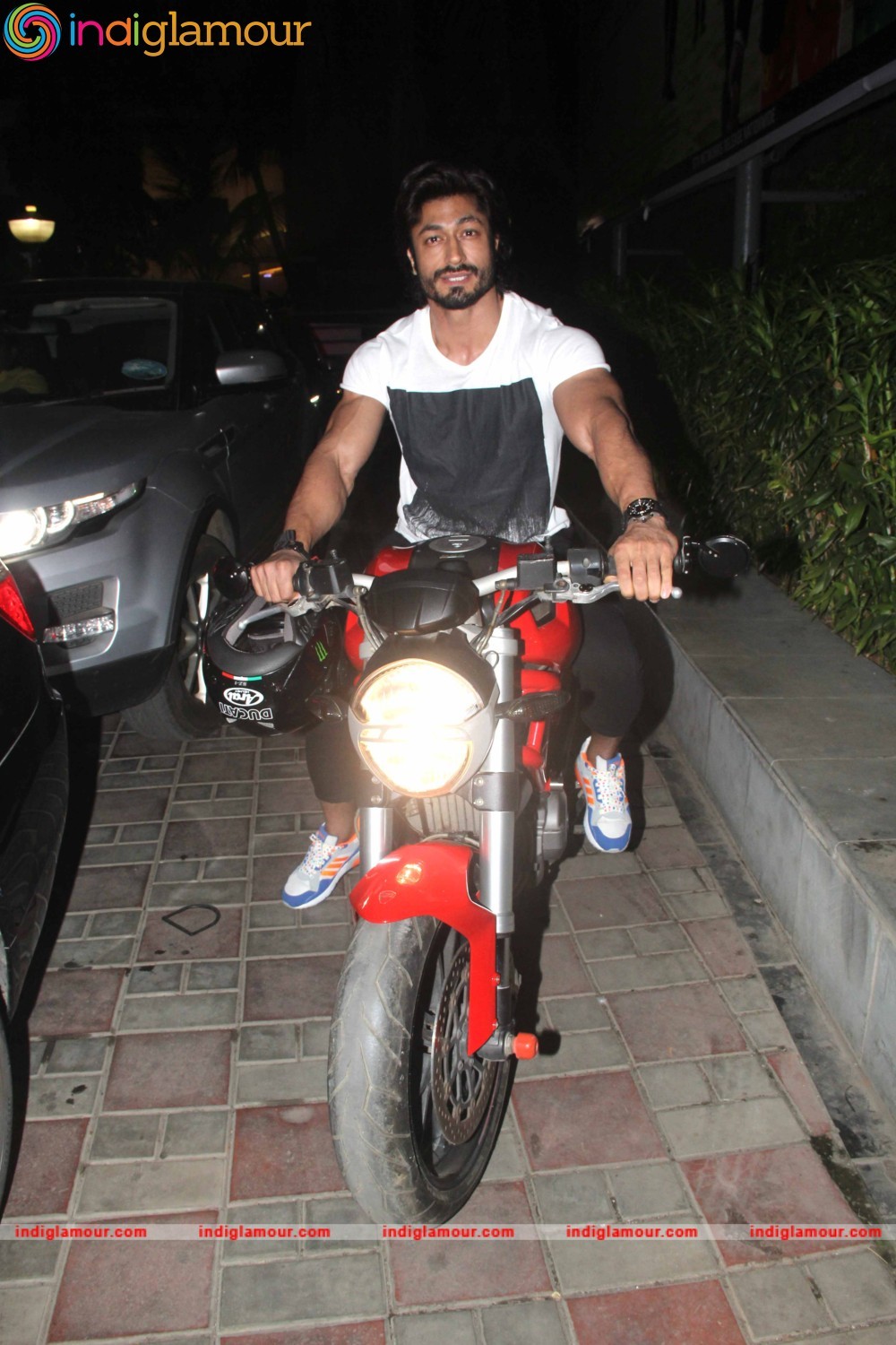 Vidyut Jammwal Actor hd photo