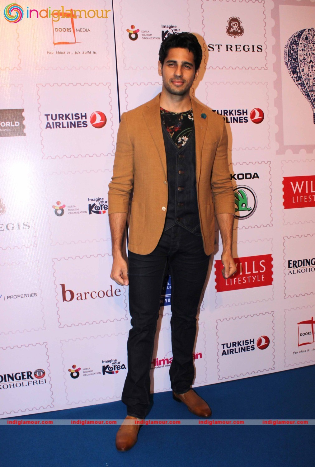 Sidharth Malhotra Actor hd photo