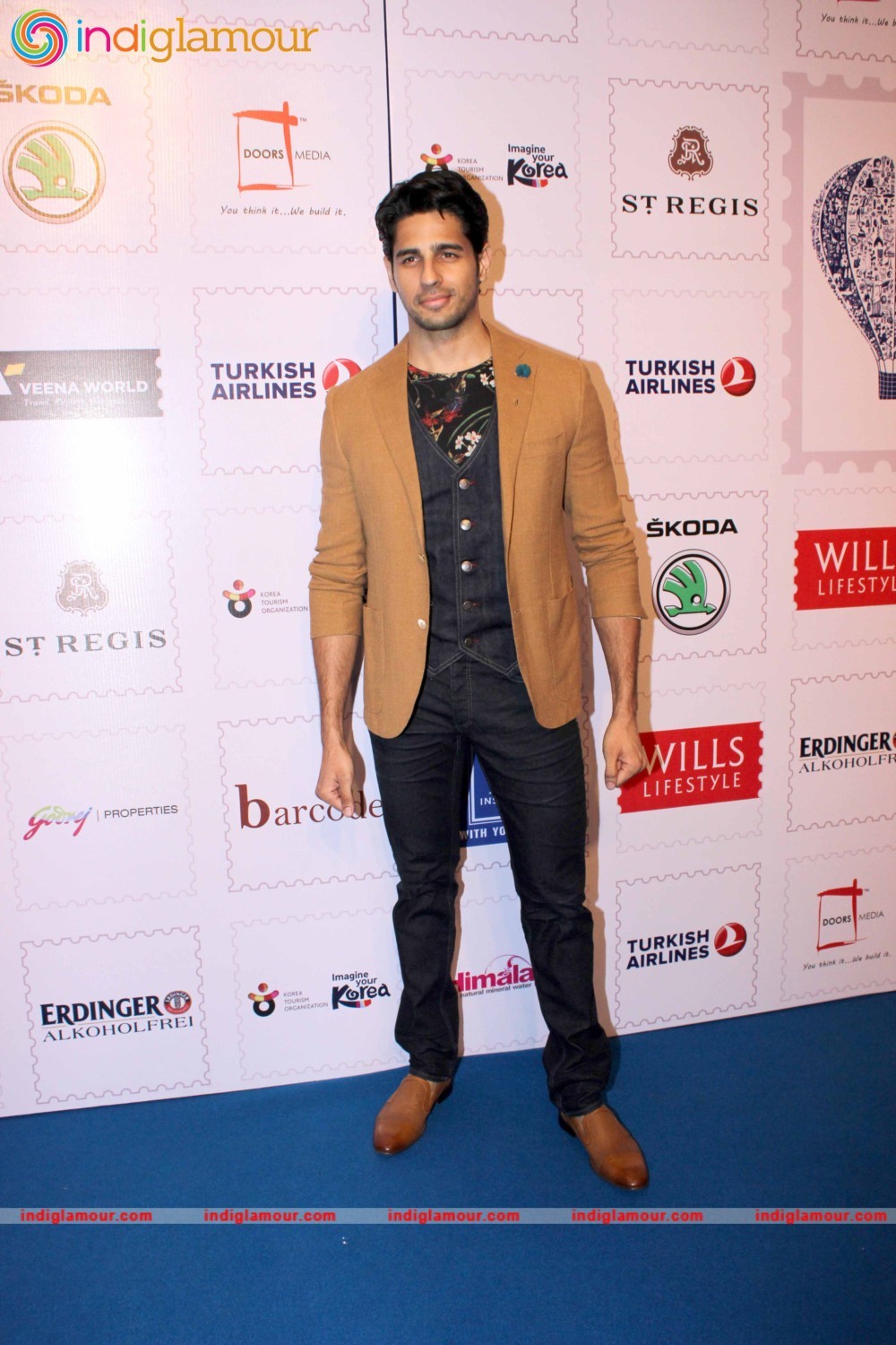 Sidharth Malhotra Actor hd photo