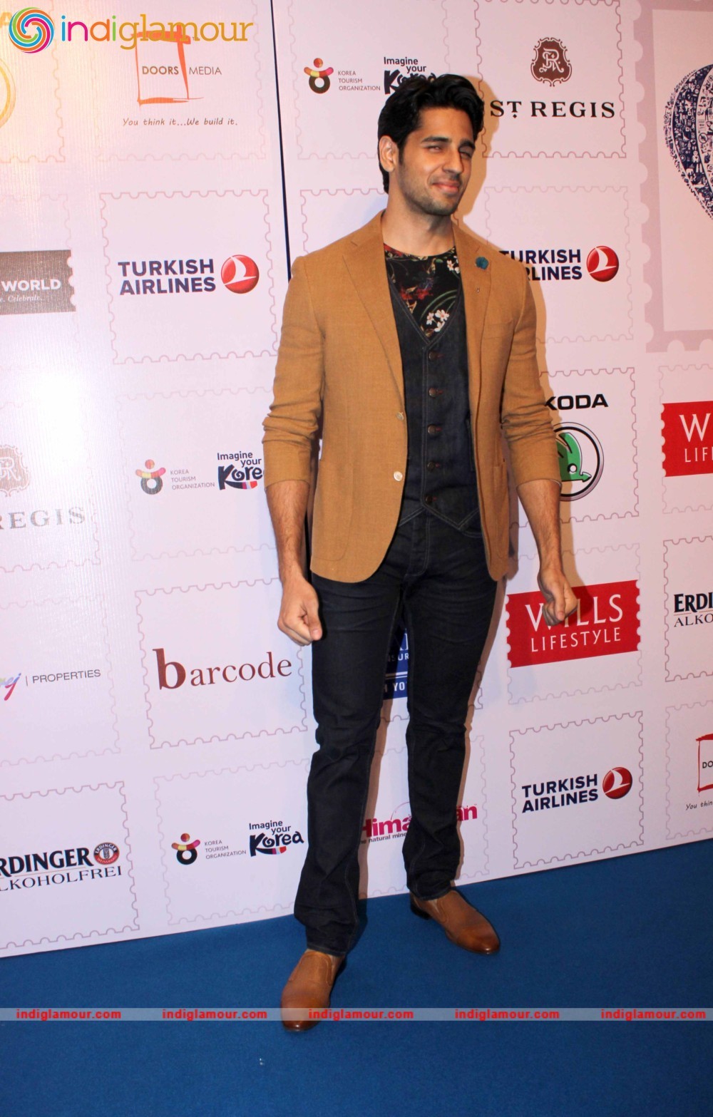 Sidharth Malhotra Actor hd photo