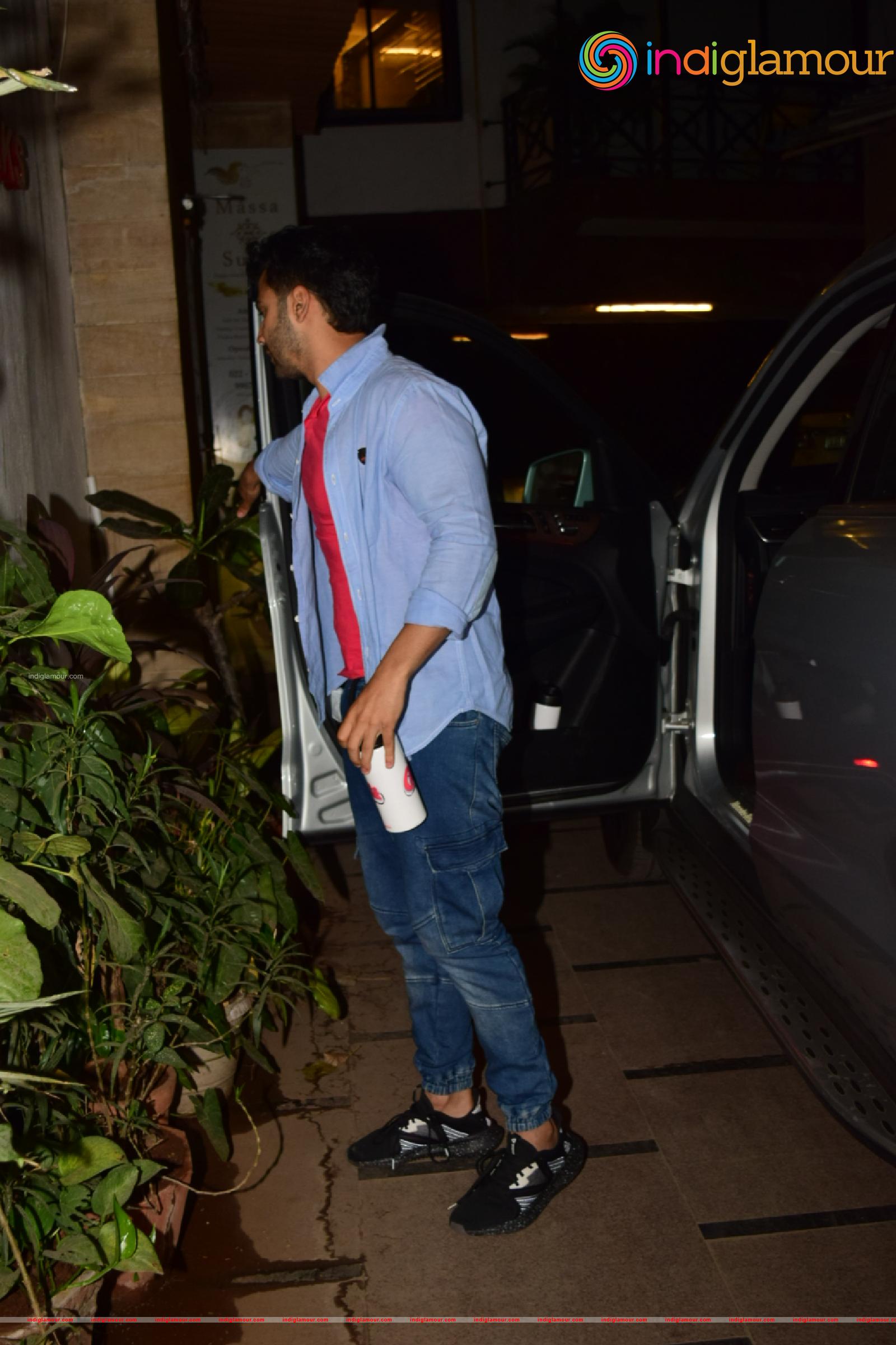 Varun Dhawan Actor hd photo