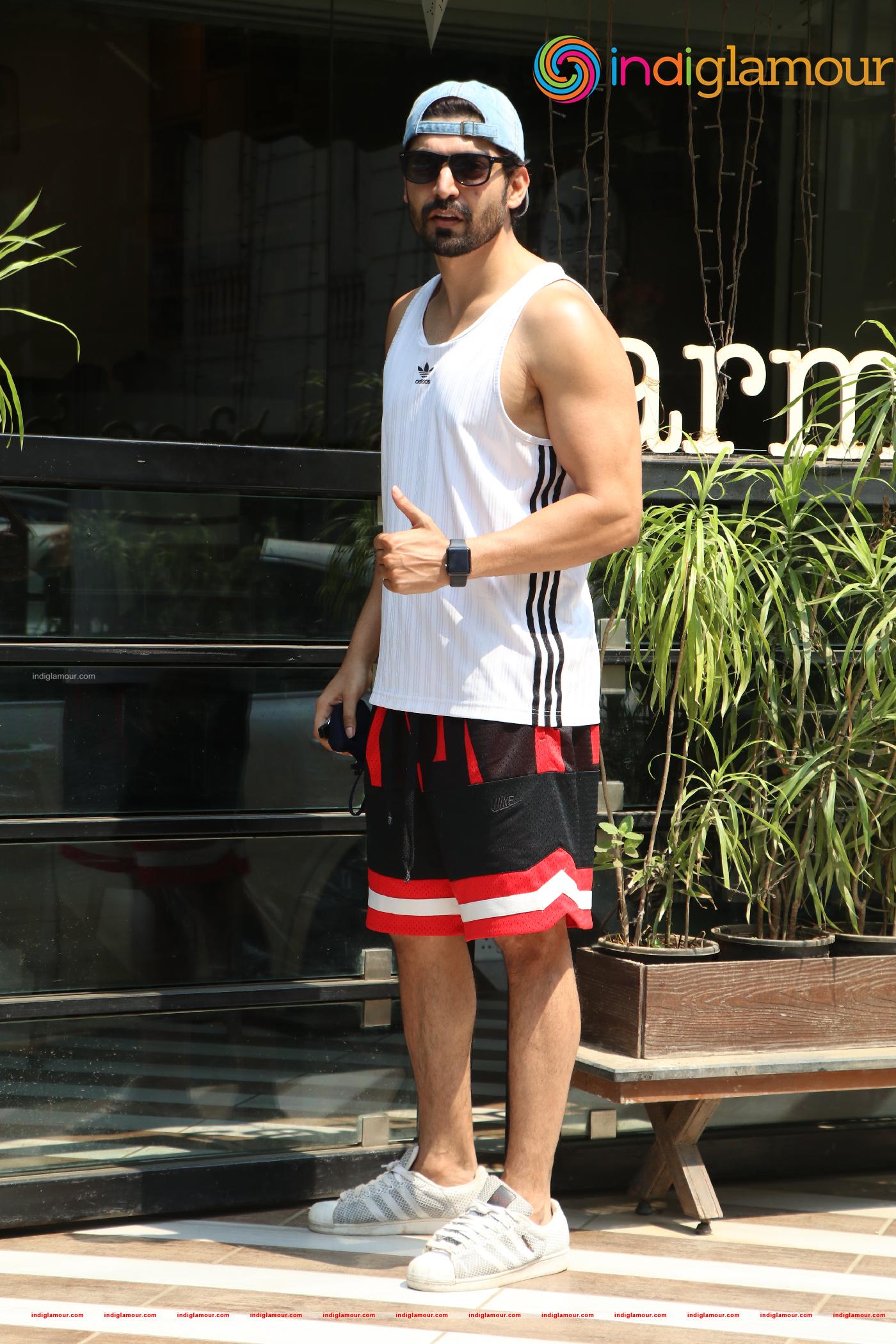 Gurmeet Choudhary Actor hd photo