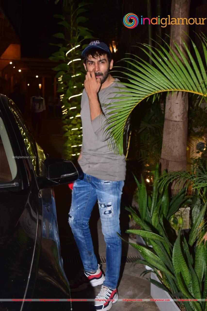 Kartik Aaryan Actor hd photo