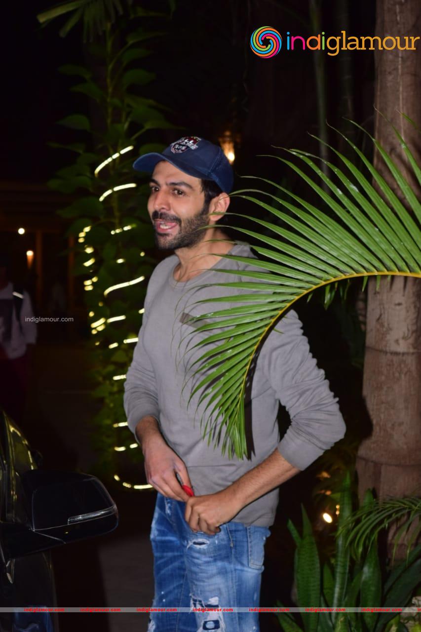 Kartik Aaryan Actor hd photo