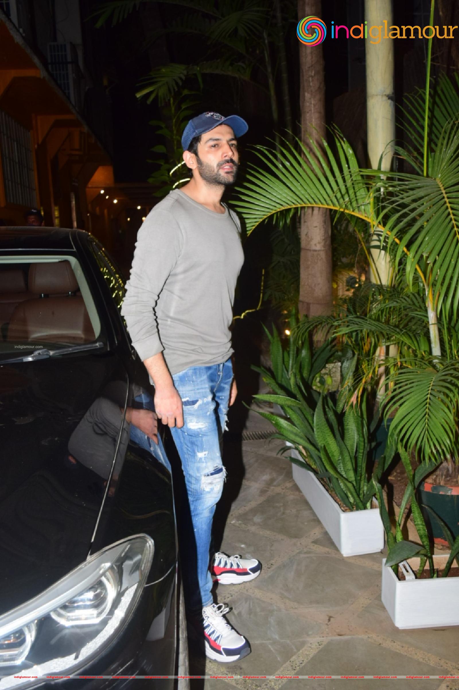 Kartik Aaryan Actor hd photo