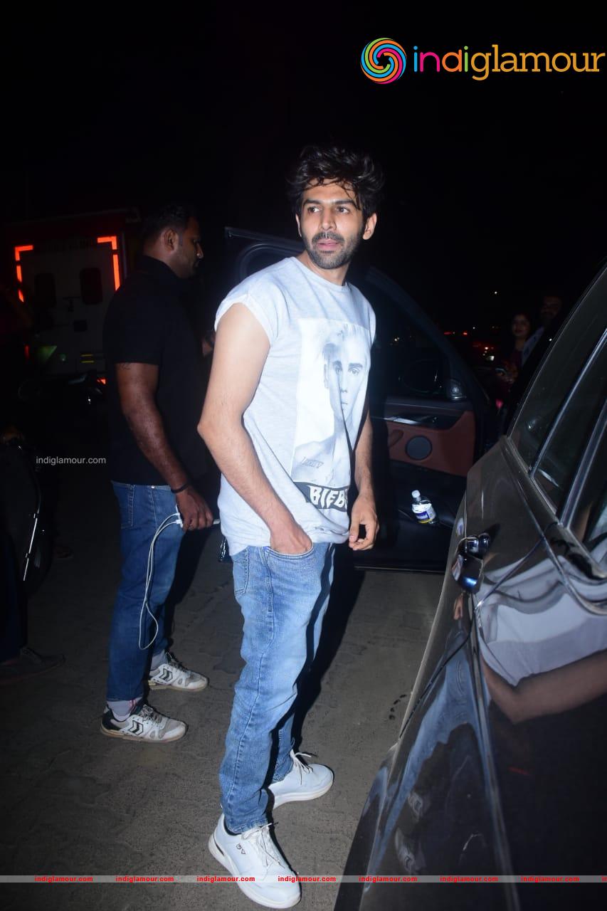 Kartik Aaryan Actor hd photo