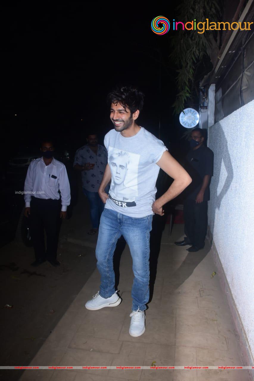 Kartik Aaryan Actor hd photo