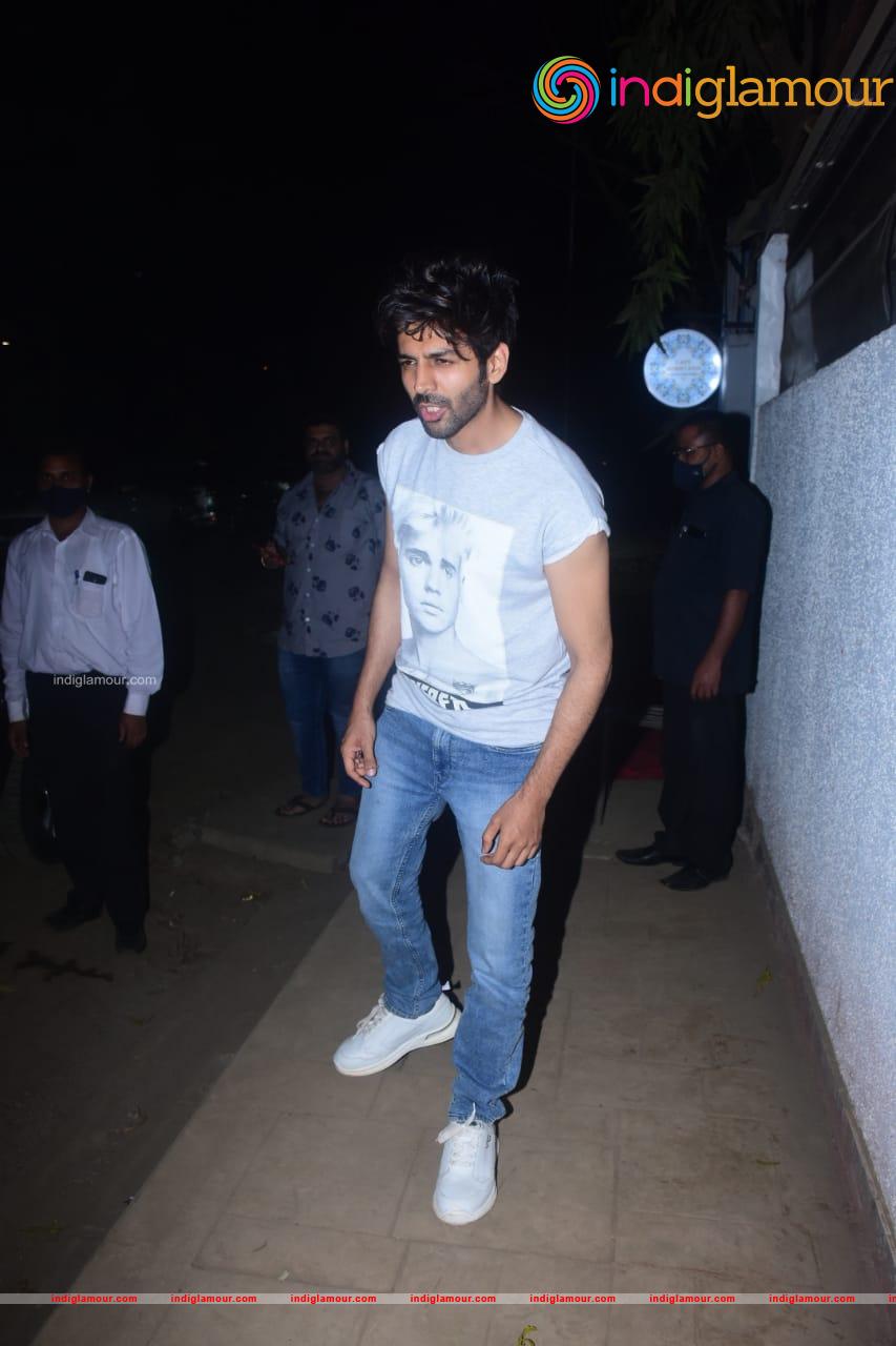 Kartik Aaryan Actor hd photo